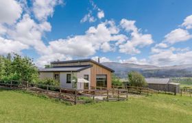 Log Cabin in The Highlands