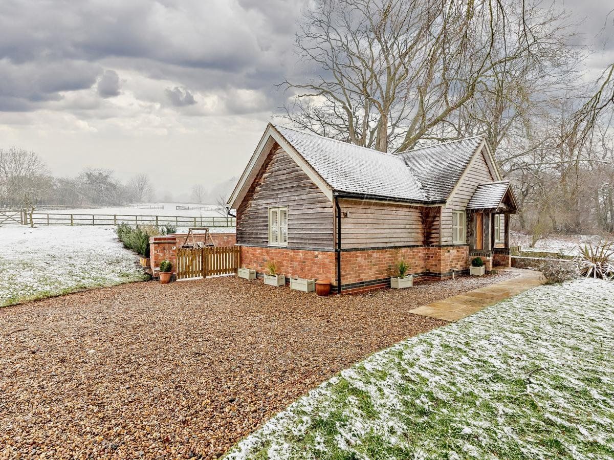 Cottage in Derbyshire photo 1