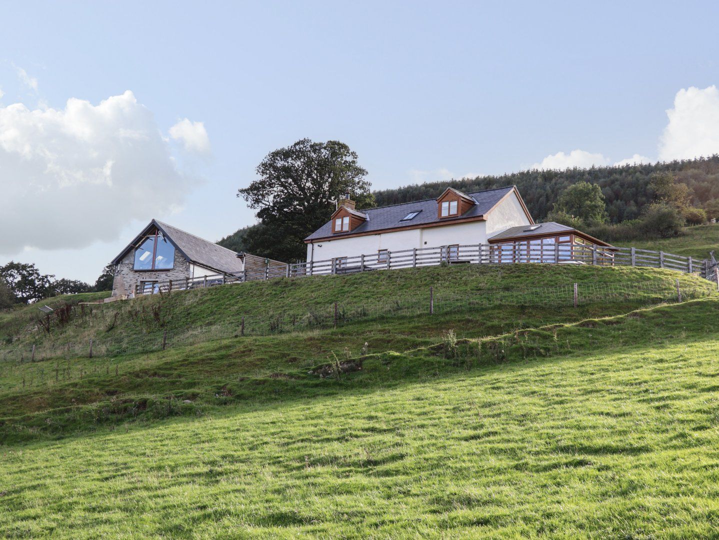 Tyn Llwyn Barn photo 1