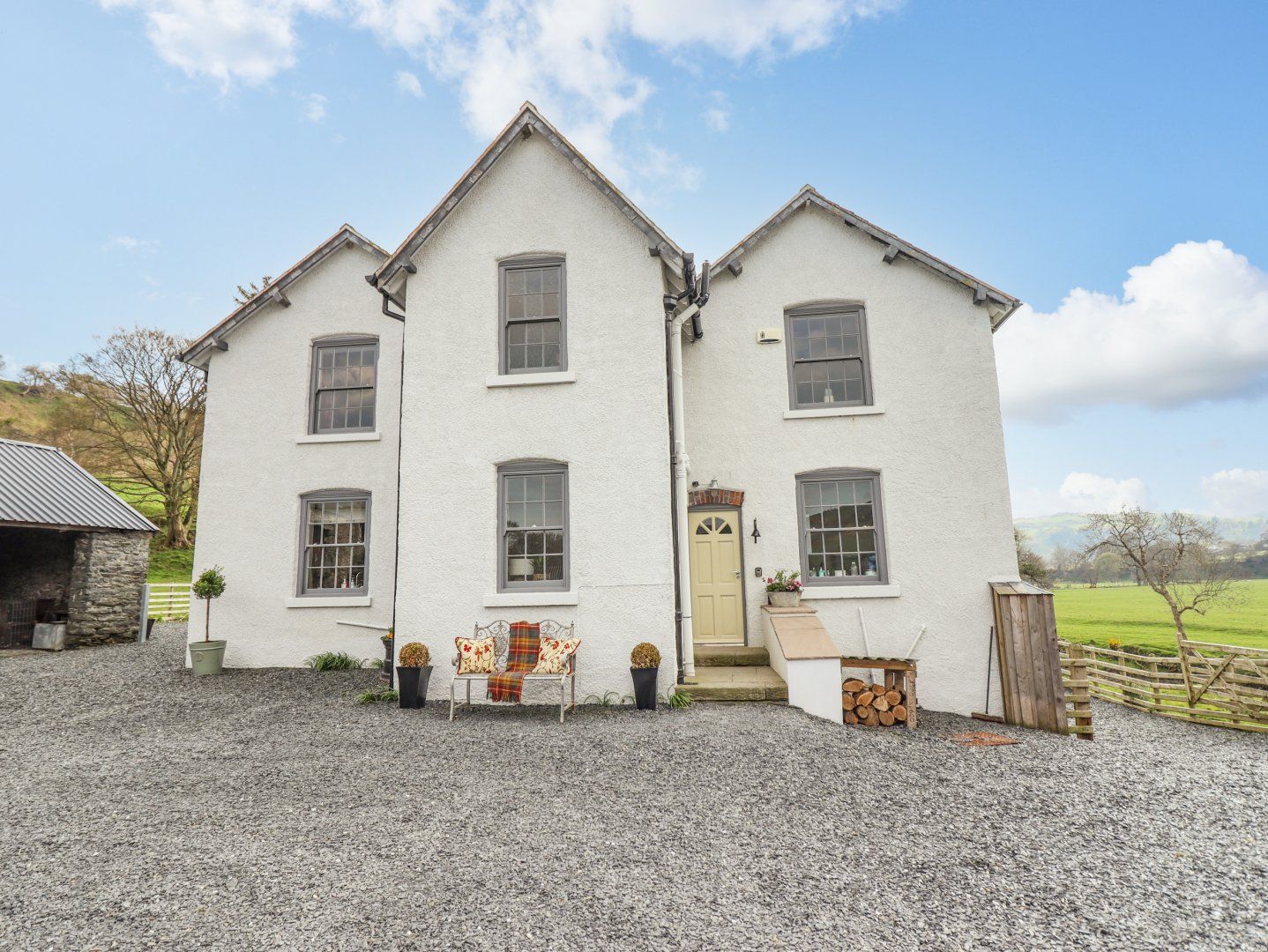 Glan Yr Afon photo 2