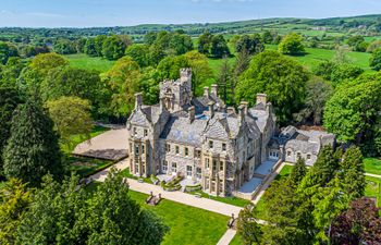 The Lucy Suite Stone Cross Mansion