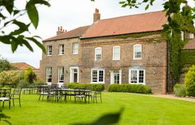 Manor House reviews