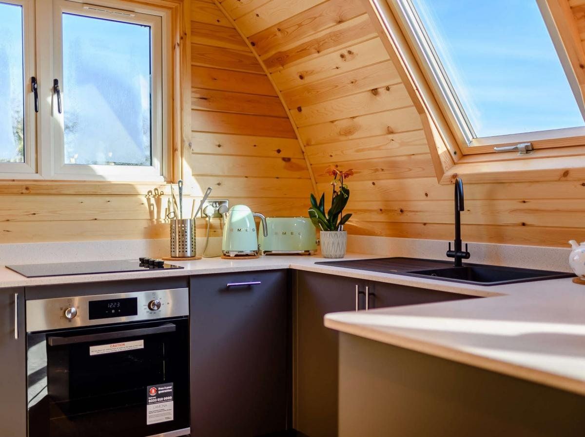 Cottage in Derbyshire photo 10