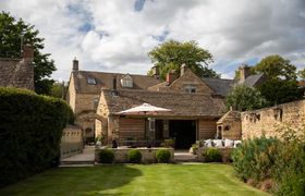 Charmed by the Cotswolds reviews