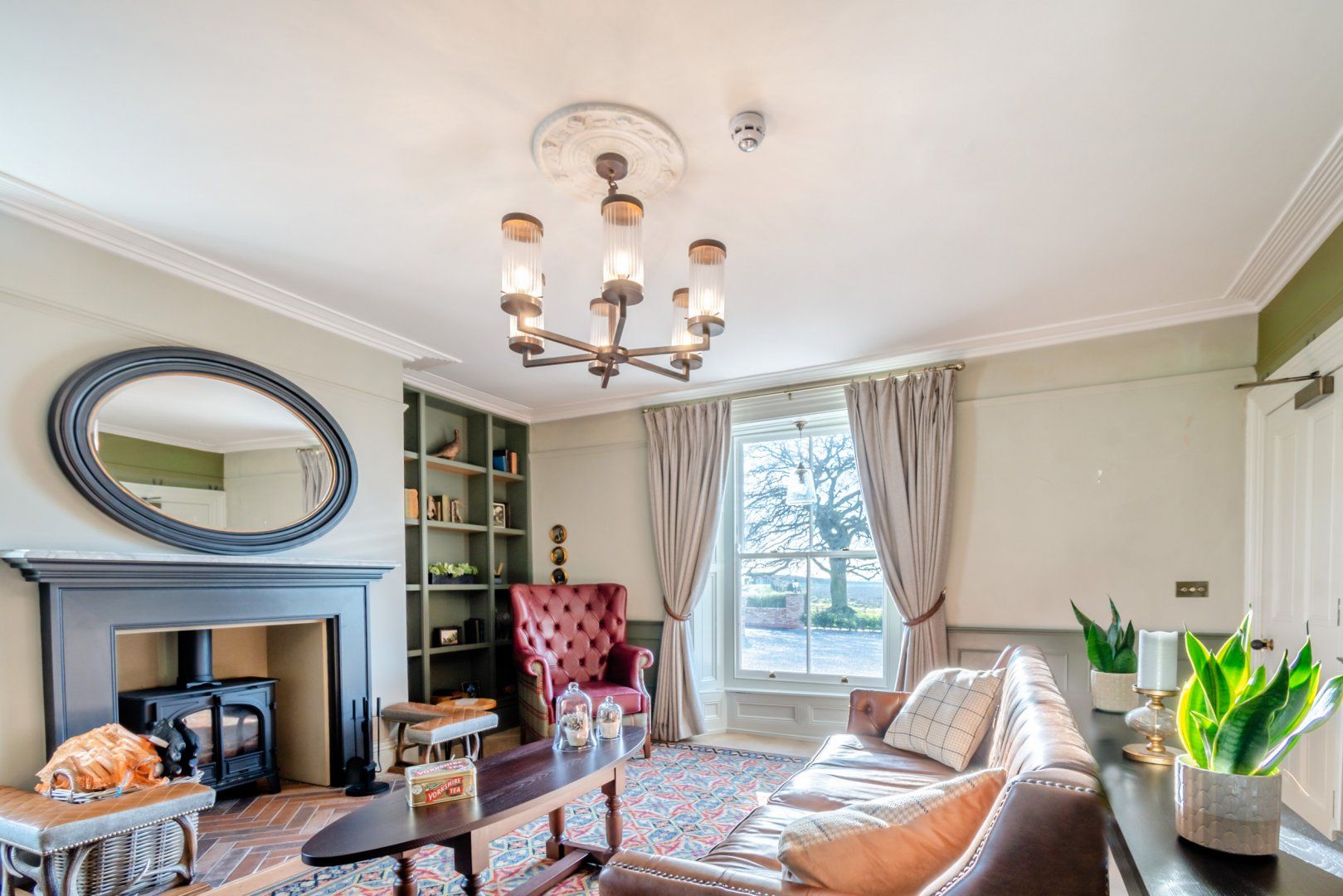 Carlton Manor photo 6