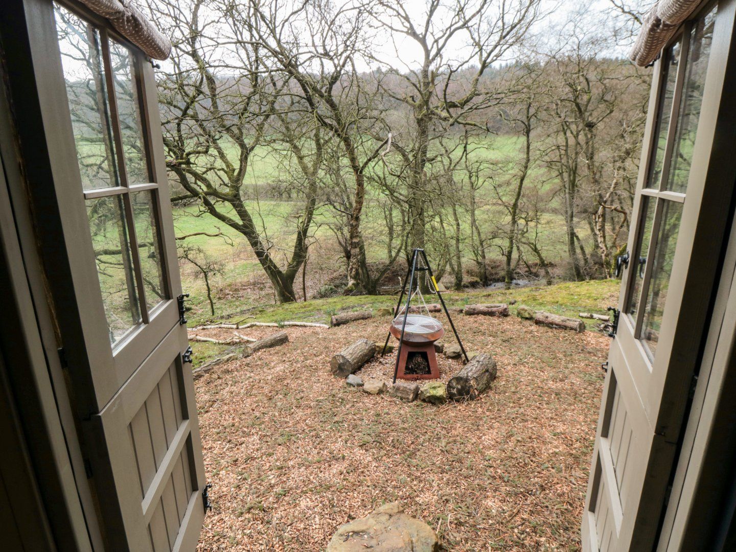 The Hideaway, Shepherd's Hut photo 4