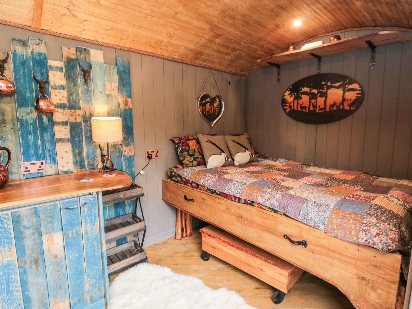 The Hideaway, Shepherd's Hut photo 7