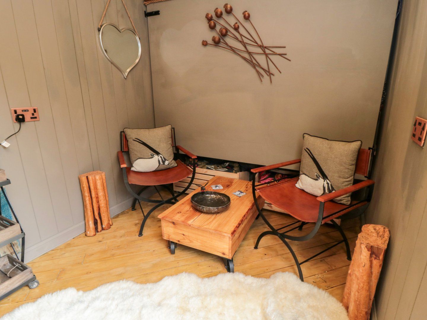 The Hideaway, Shepherd's Hut photo 5