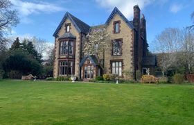Lonsdale Villa Retreat reviews