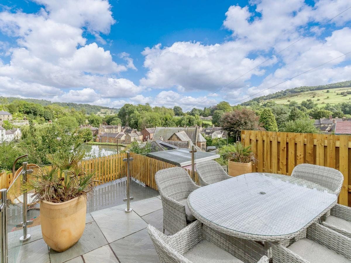 House in Derbyshire photo 1