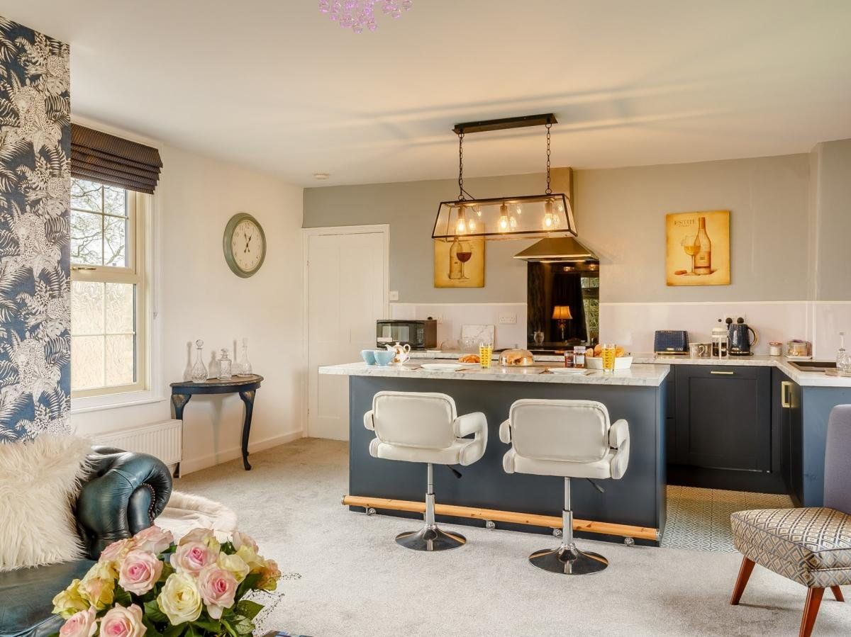 Apartment in East Riding photo 8