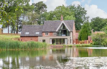 Lakeside Lodge