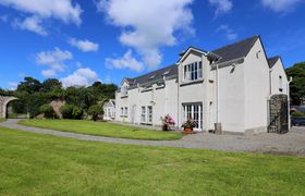 Luxury Malahide residence and gardens reviews