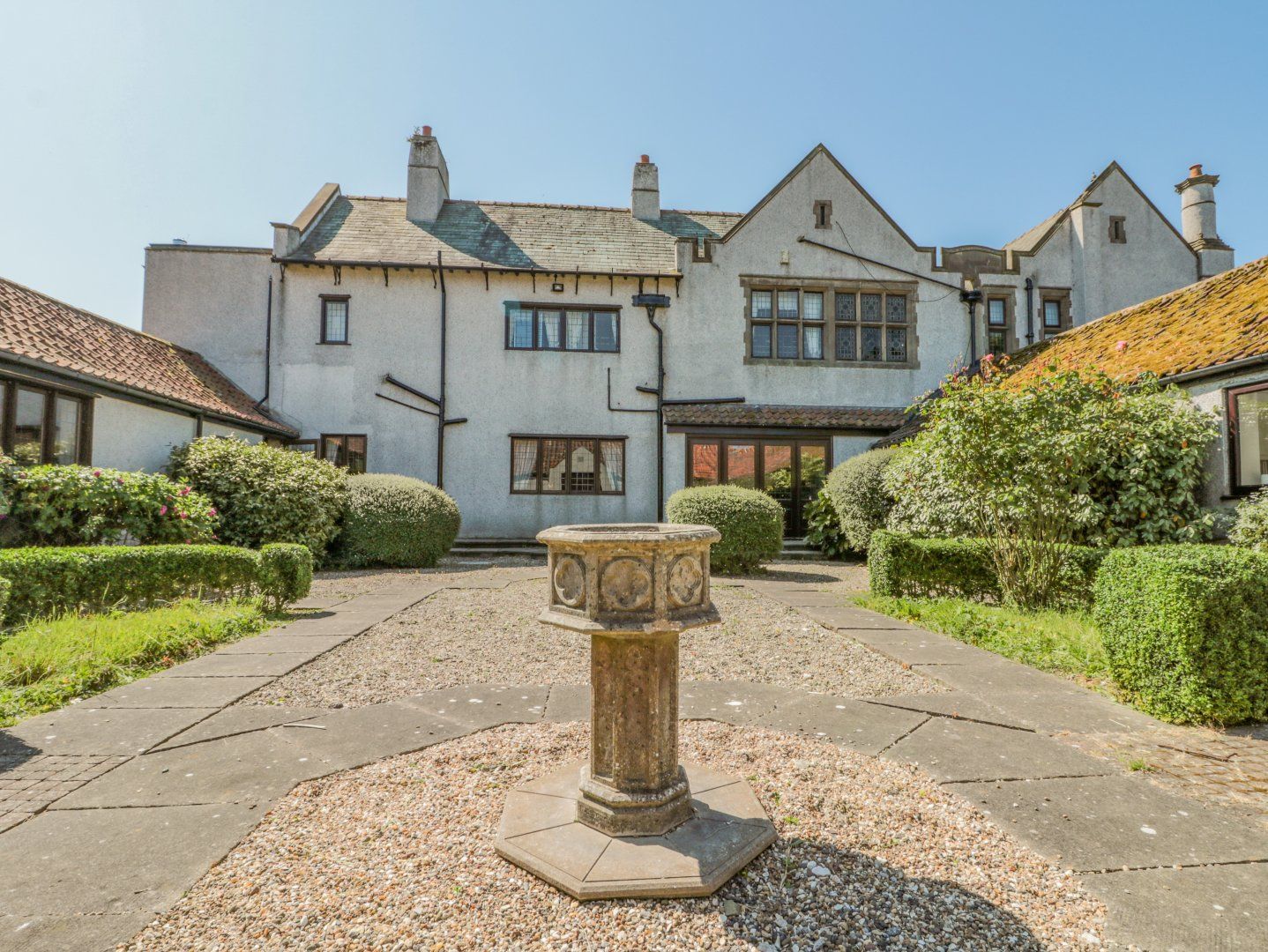 Highcliffe Manor photo 1