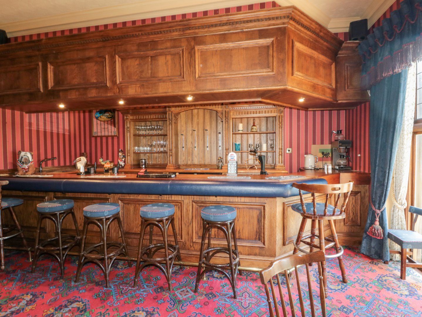 Highcliffe Manor photo 6