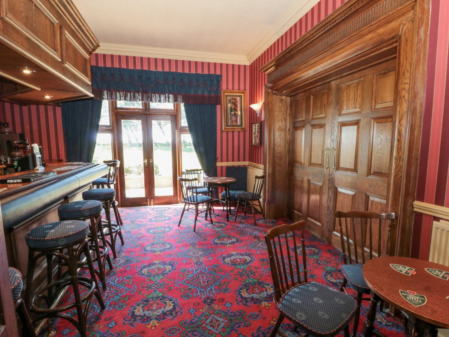 Highcliffe Manor photo 8