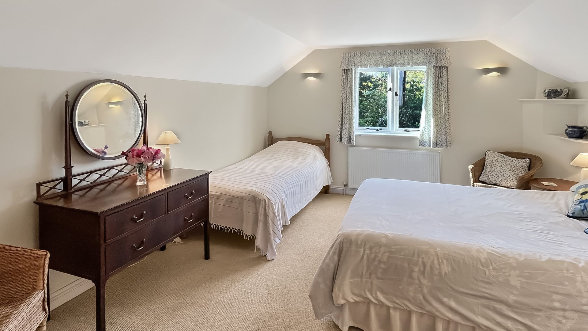 Forge Cottage, Wootton Courtenay photo 6