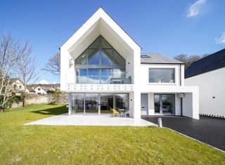 Lux  Beach House 