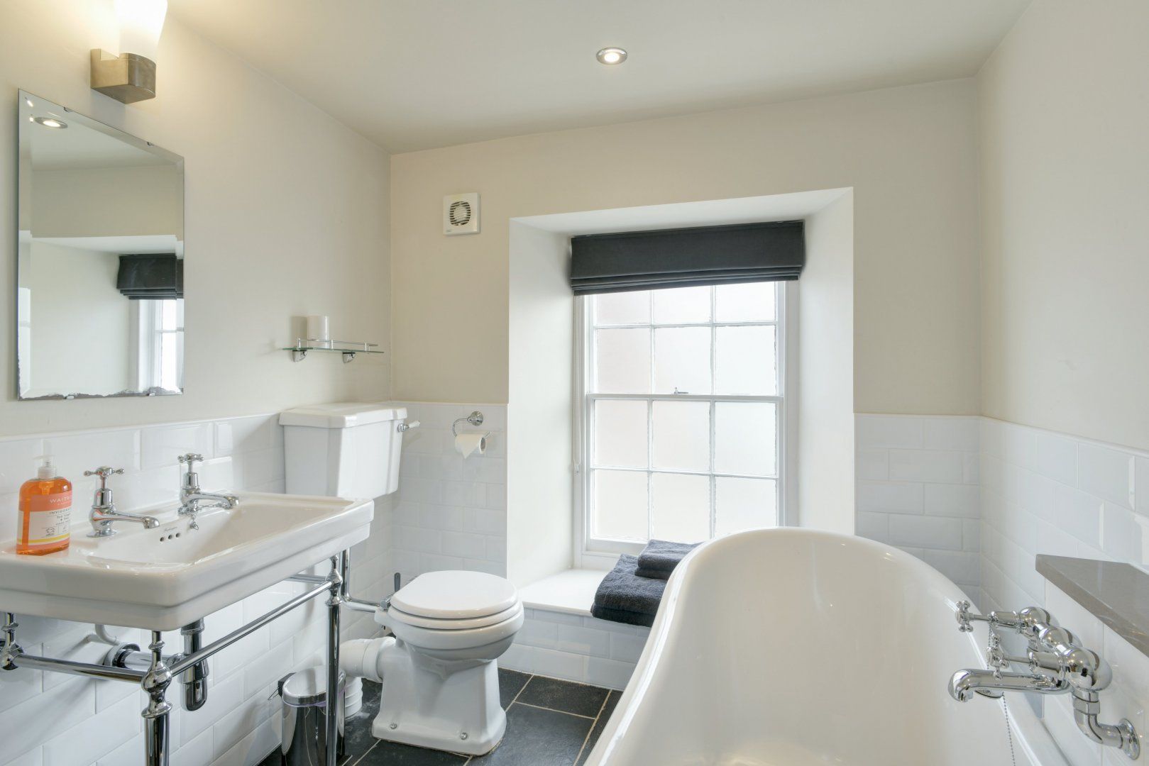 48 Swain Street, Watchet photo 8