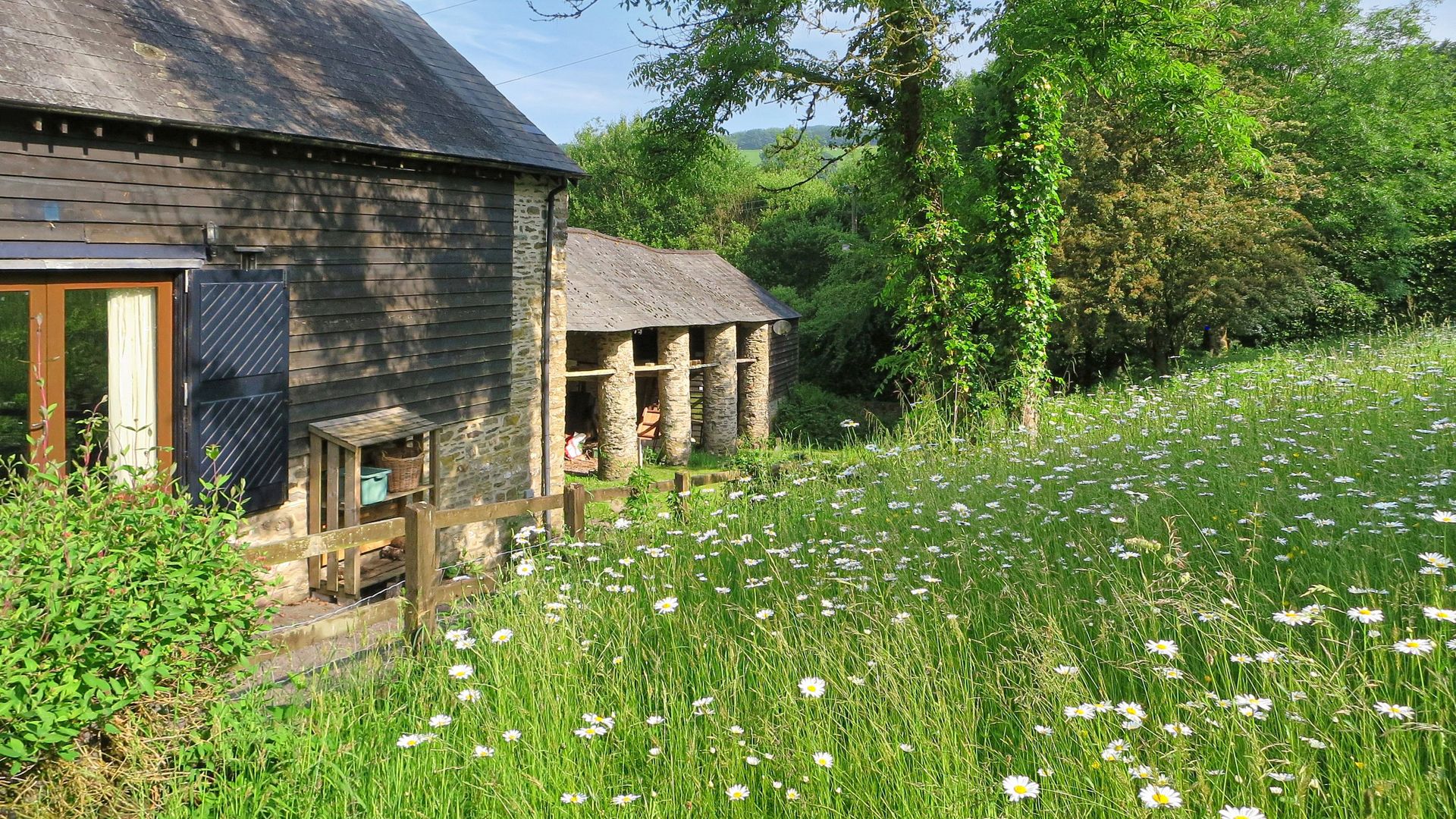 West Huckham Barn, near Wheddon Cross photo 1