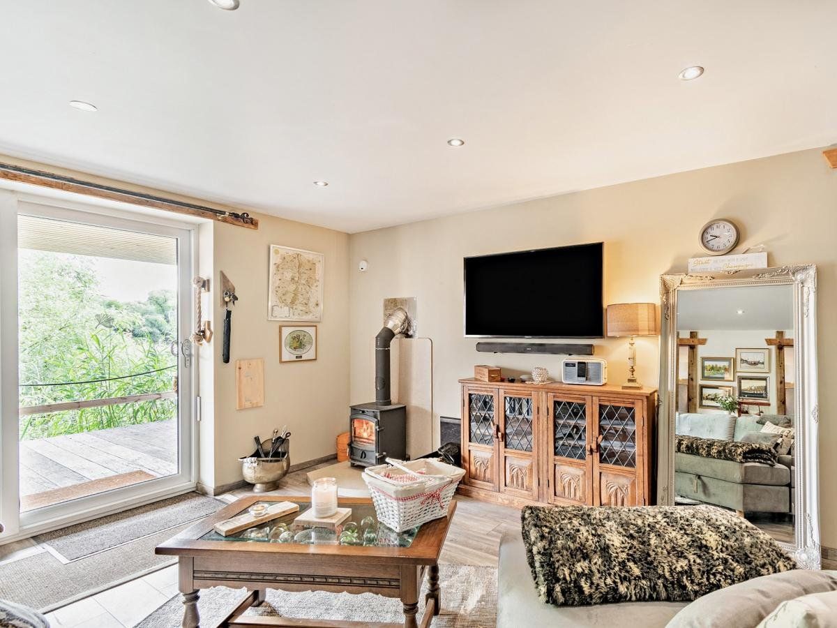 Cottage in East Riding photo 3