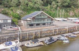 The Boathouse reviews