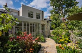 Lavish Ballsbridge Mews House