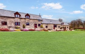 West Hollowcombe Farm Cottages - full site