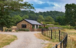 Lovely Romantic Barn with a Private Steam Room!
