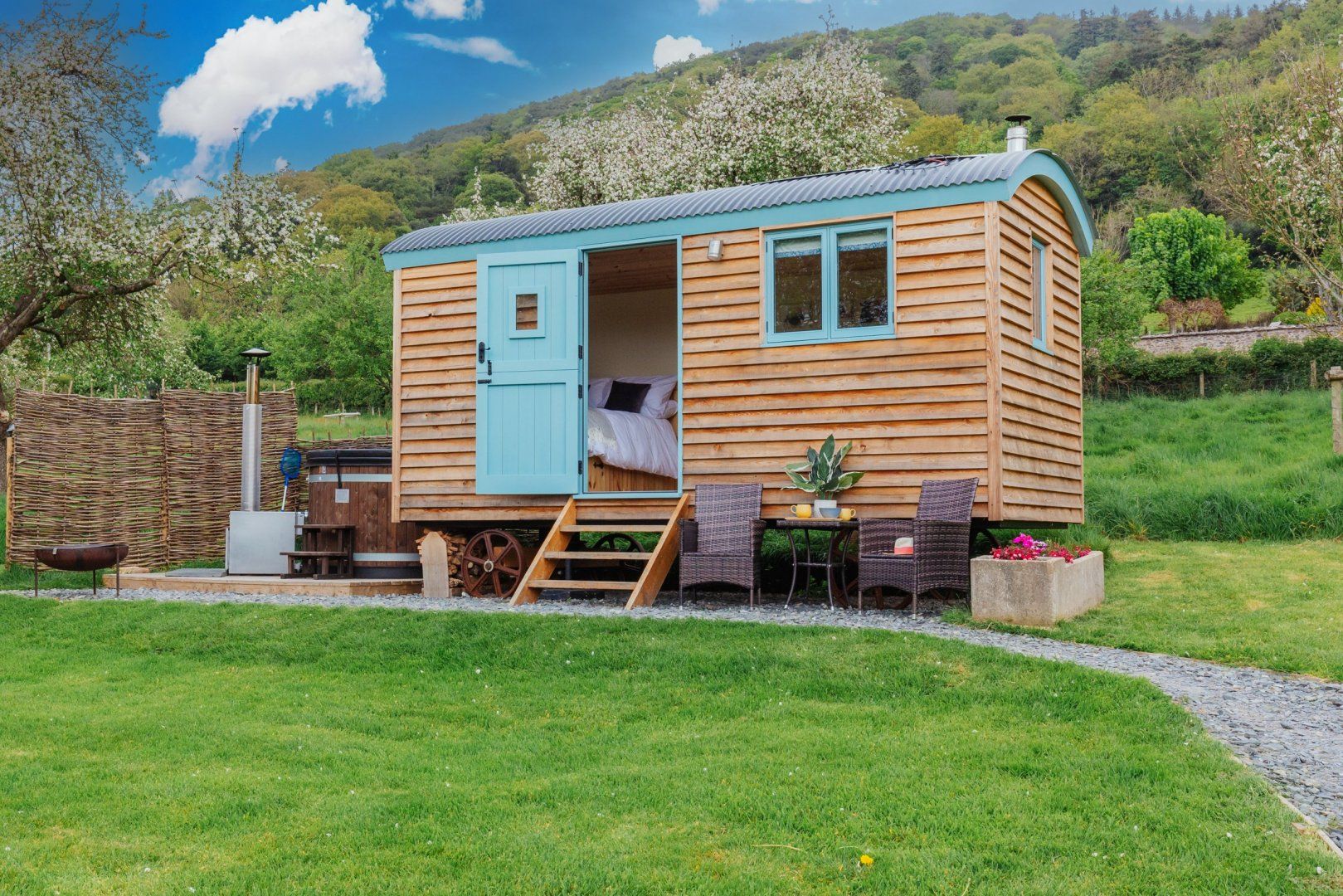 Victoria Hut, Allerford photo 10