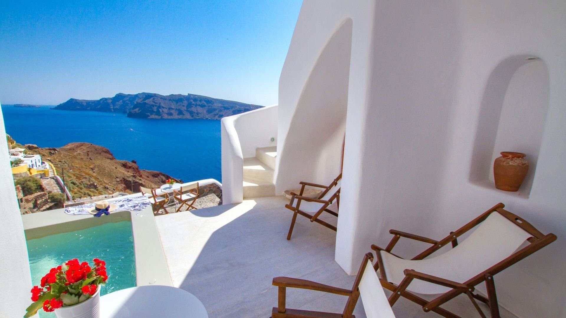 Charming Caldera Retreat photo 3