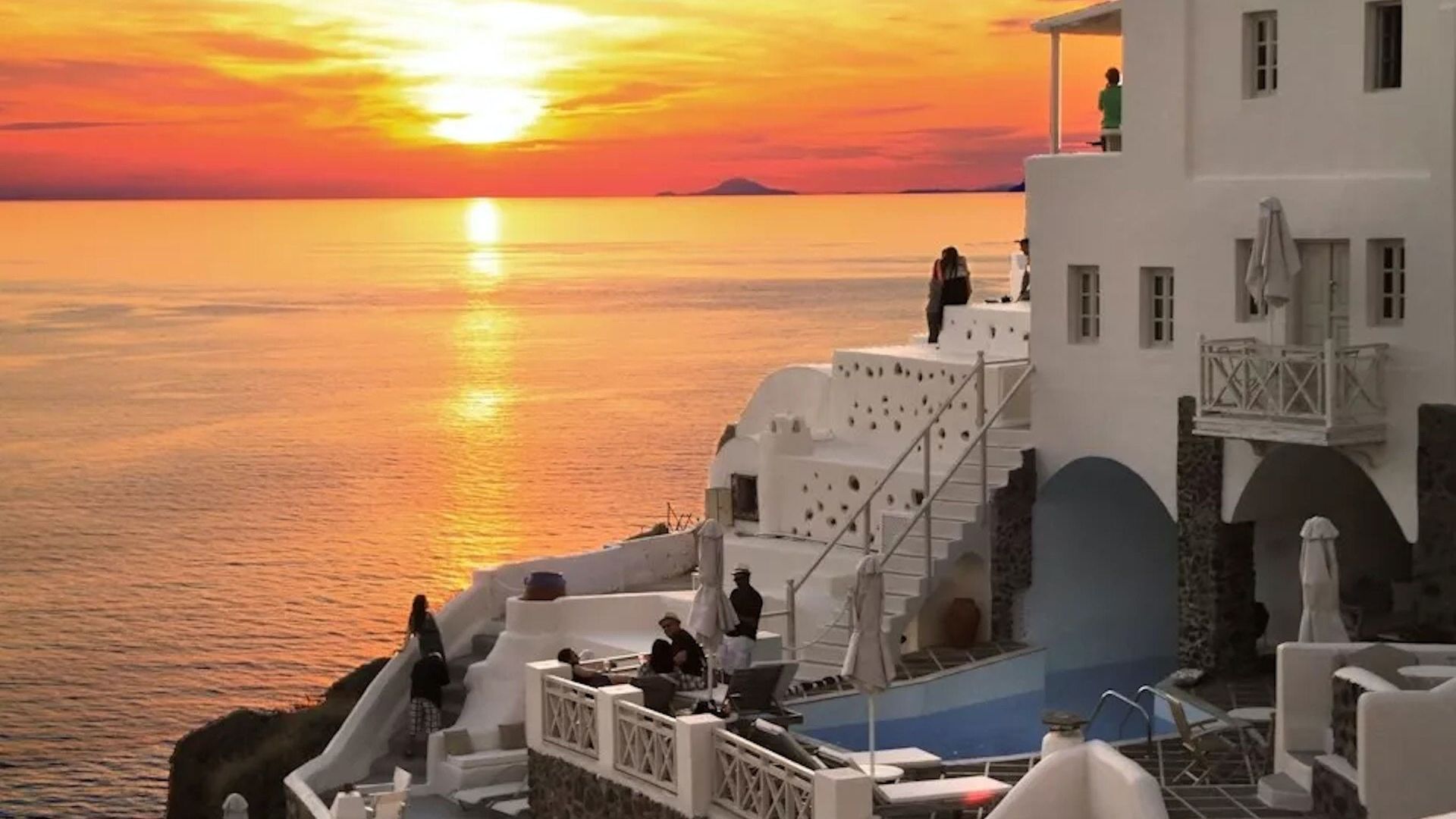 Postcard from Oia photo 5