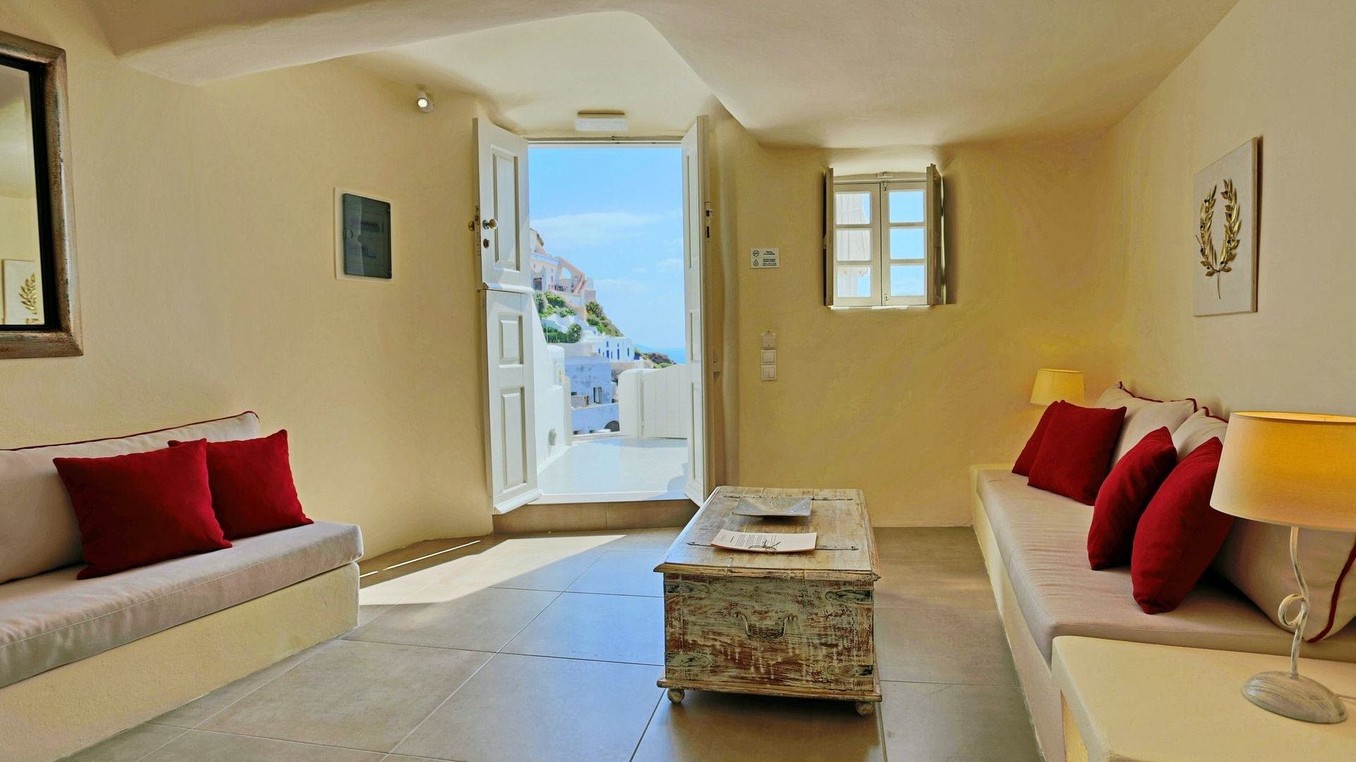 Postcard from Oia photo 8