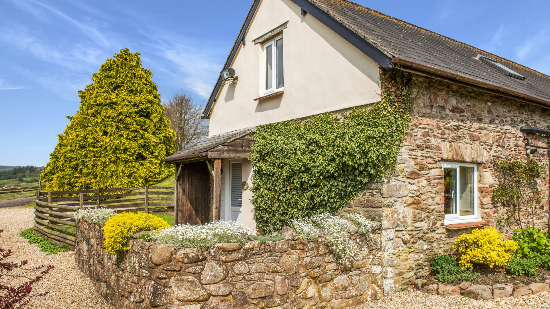 Quarme Cottage, Wheddon Cross photo 3