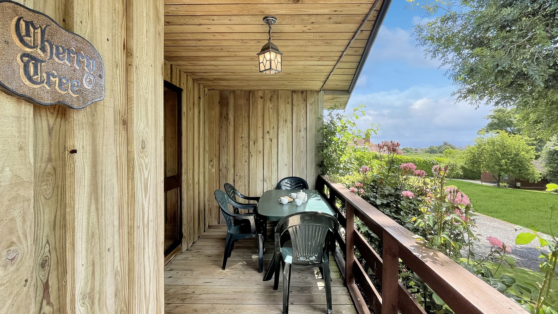 Cherry Tree Lodge♿ photo 2