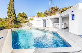 Seashell Villa reviews