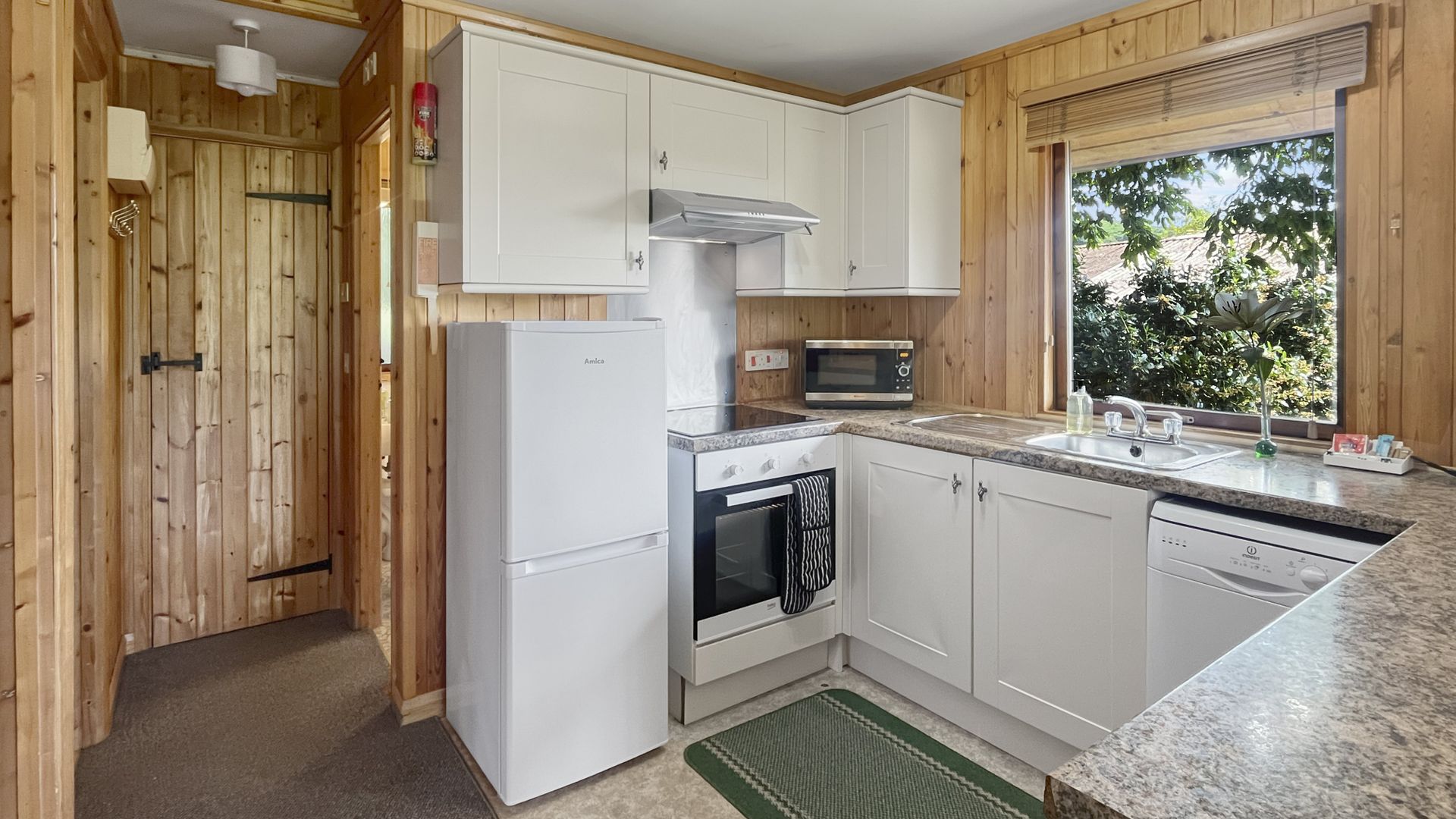 Yew Tree Lodge photo 9