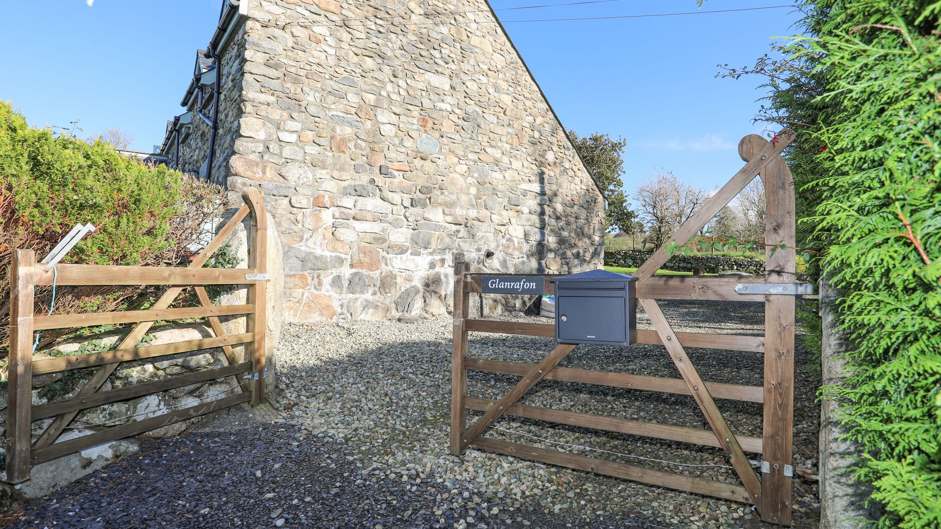 Glanrafon photo 2