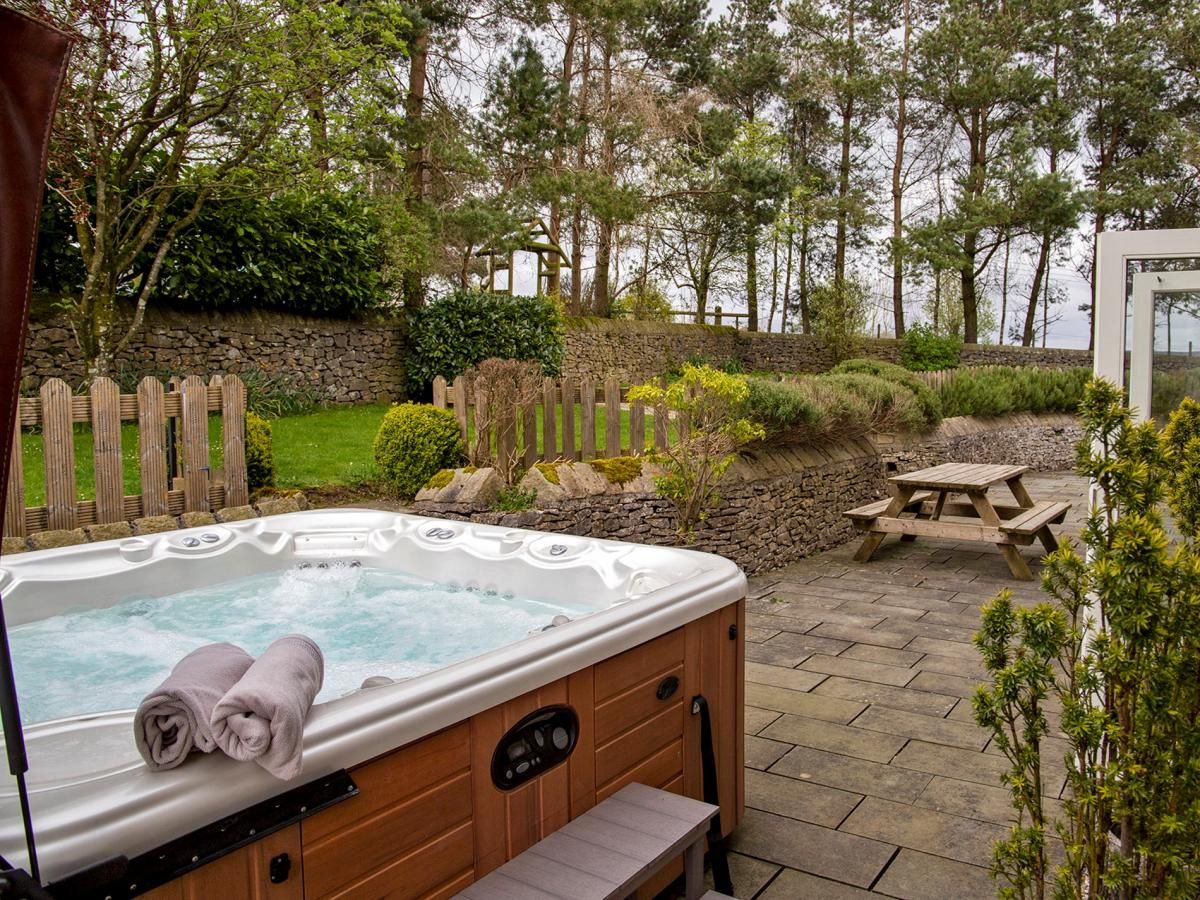 House in Derbyshire photo 2