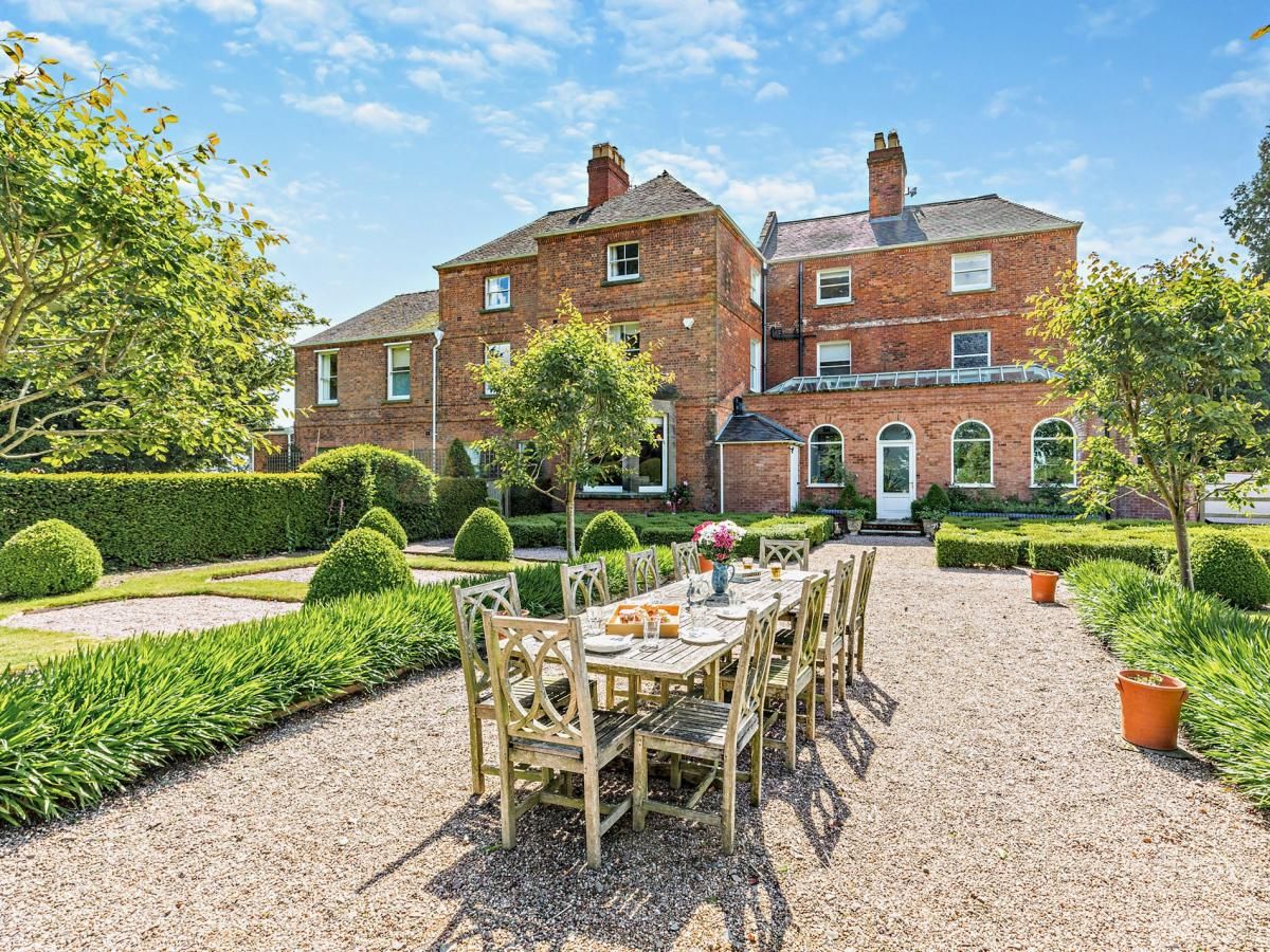 House in Staffordshire photo 7