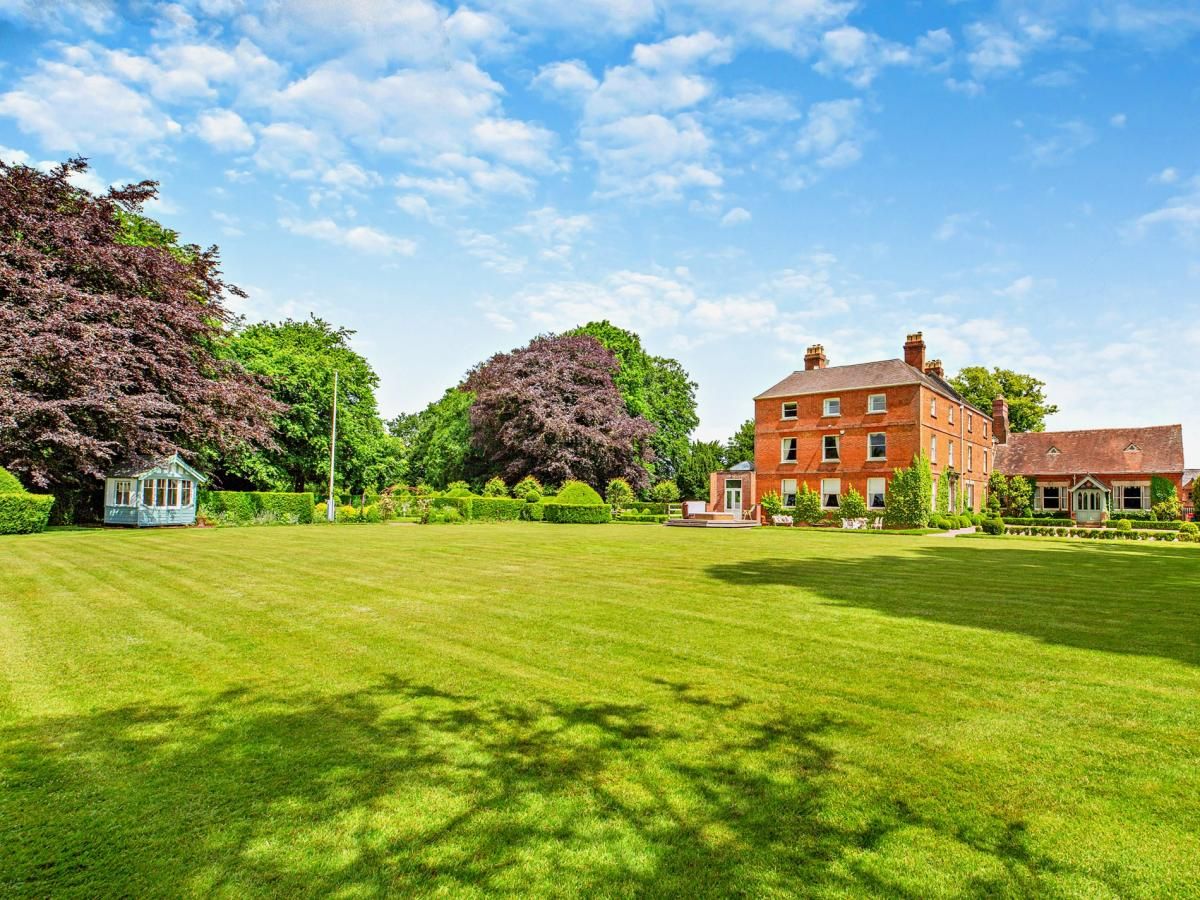 House in Staffordshire photo 6