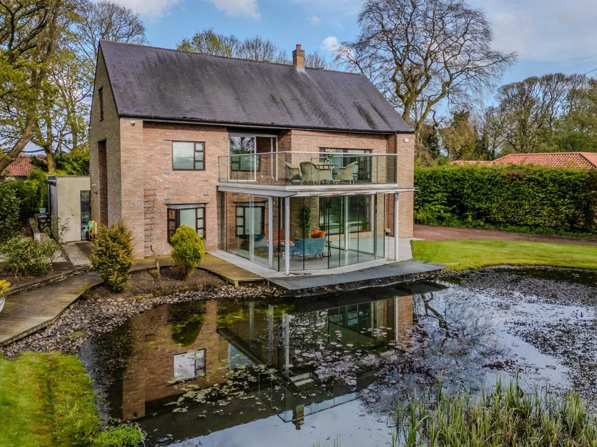 Cottage in County Durham photo 1