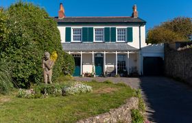 Lower Instow Beach Cottage