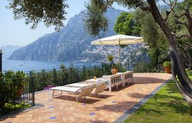 The Pearl of Campania reviews