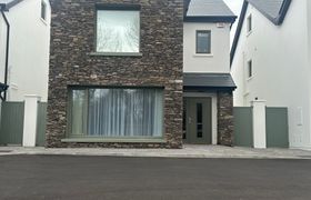 Luxury Killarney Townhouse