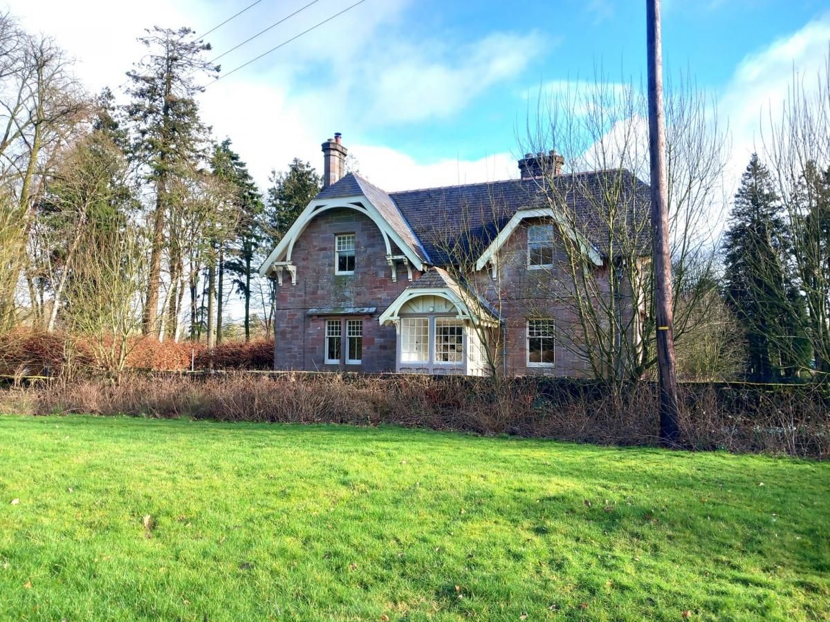 Cottage in Dumfries and Galloway photo 1