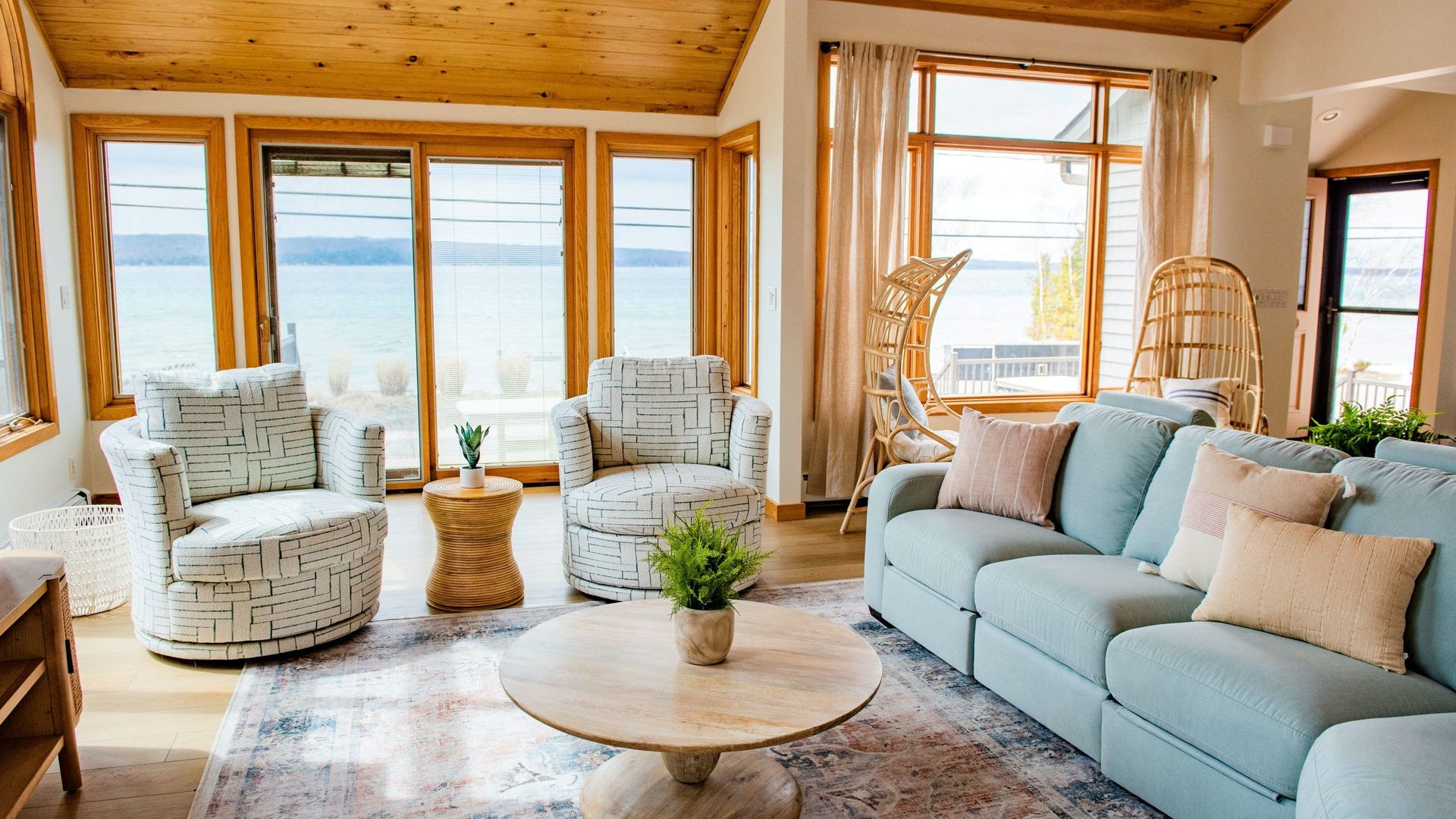 Dreamweaver Cottage Luxury Vacation Rental in Beulah, USA Fivestar.ie