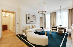 The Golden Heart of Paris reviews