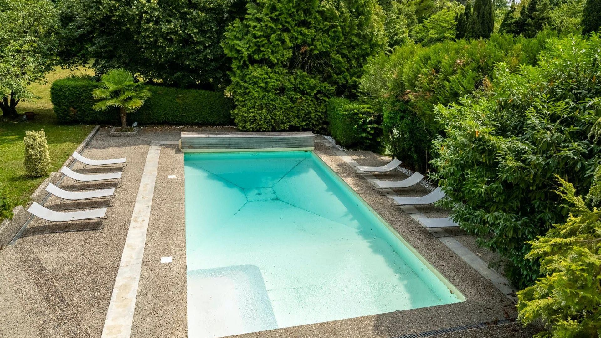 Majestic Residence photo 9