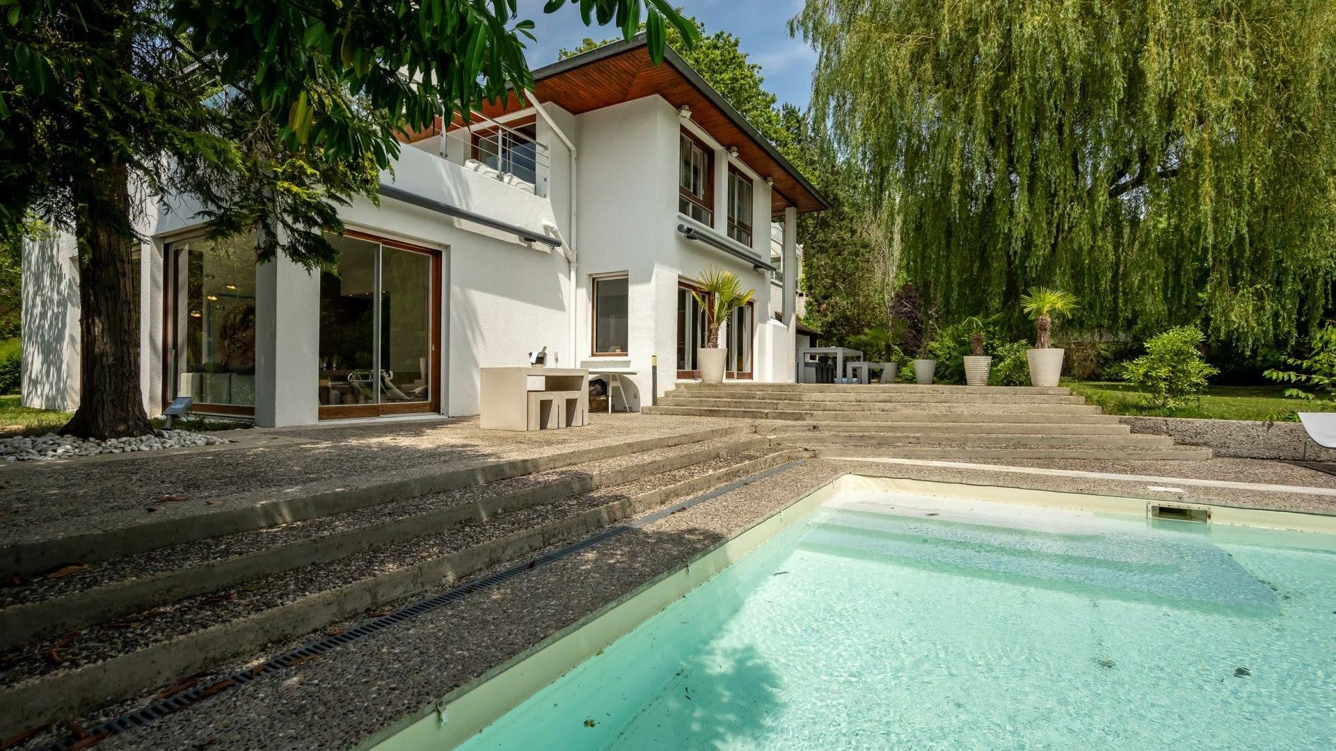 Majestic Residence photo 7